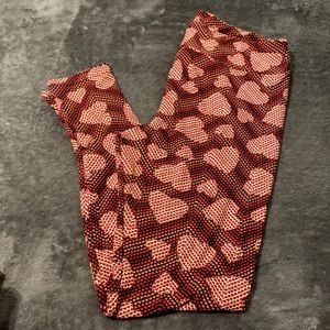LuLaRoe Valentine’s Day leggings TC